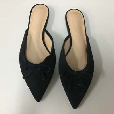 Tony Bianco Womens  Size 7 Black Leather Closed Toe Slides