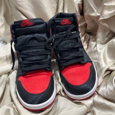 Nike Air Jordan Mens  Size 8.5 Sneakers Black  / Red 