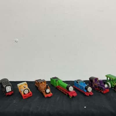 Metal Train Thomas x 8