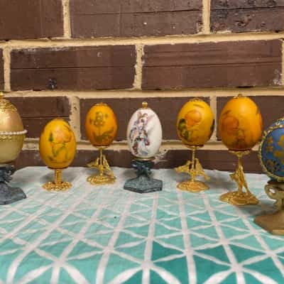 Decorative Eggs On Stands