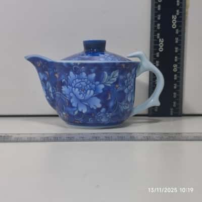 Teapot and Lid Pot Tea Strain 