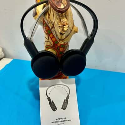 BNWOT Automatic Infared Headphones 
