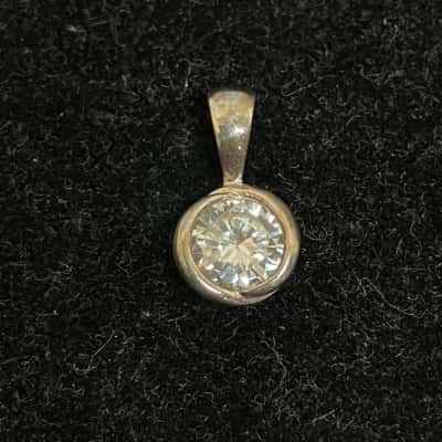  Sterling Silver 925 & White Stone Pendant