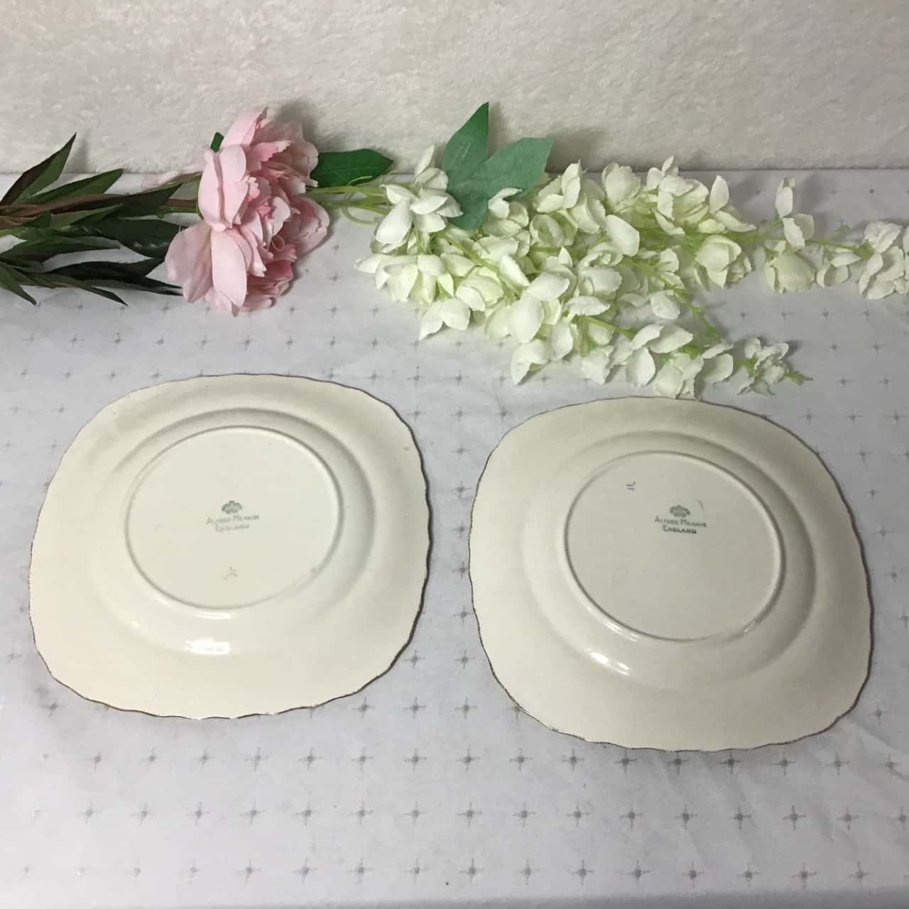 Vintage Alfred Meakin Cream Fruit Design China Gold Edge Plates (x 2)