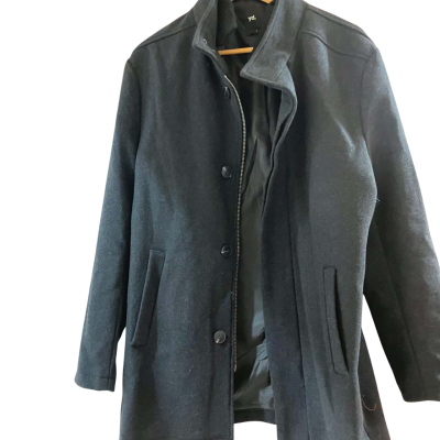 Yd. mens  Size L Winter Coat Black  Wool mix LIKE NEW