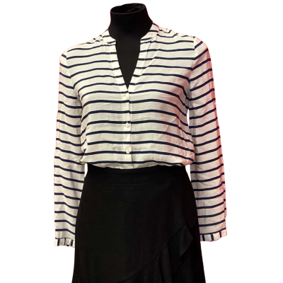 ***Forever New Womens  Size 6 Striped Top