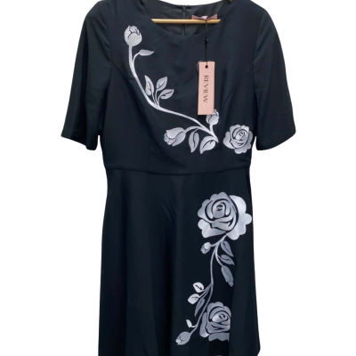 Review Tuxedo Bloom Dress 