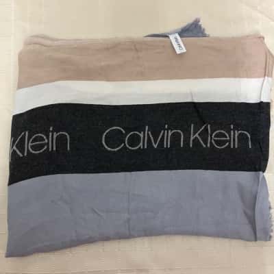 Unisex Calvin Klein Scarf.