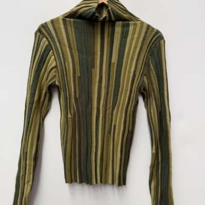 Sandra Steiner Size M Long Sleeve Roll Neck Top Green / Khaki 