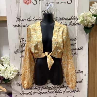 Runaway Brand! 60’s STYLE PATTERN CROPPED BALLOON SLEEVE TOP! Womens  Size S Cropped Top / Floral Top / Long Sleeve Top / V-Neck Top Floral / Orange / Pattern / Yellow 