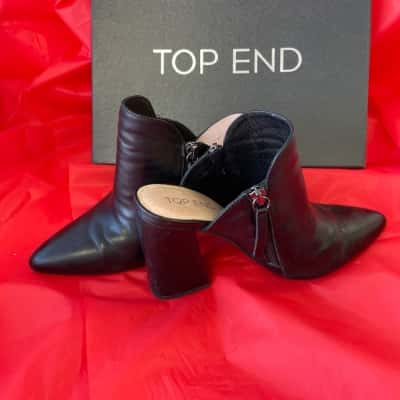 Top End Shoes Womens  Size 37 Black  