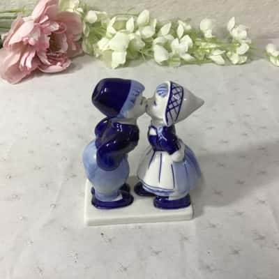 Vintage Elesva Holland Blue / White Porcelain Kissing Couple Figurine 