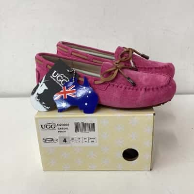 NEW - UGG Moccasin Peach Size 4