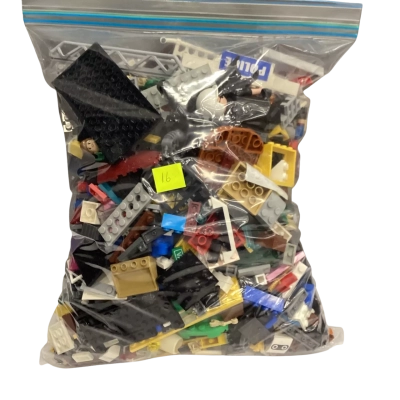 Assorted bag of Lego (16)
