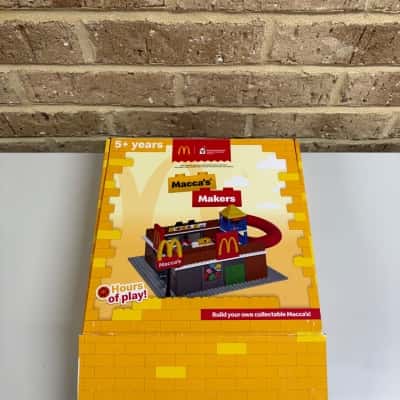 Mcdonalds maccas makers brick building set