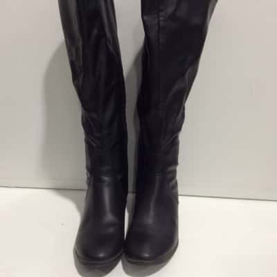London Rebel Womens  Size 6 Boots 