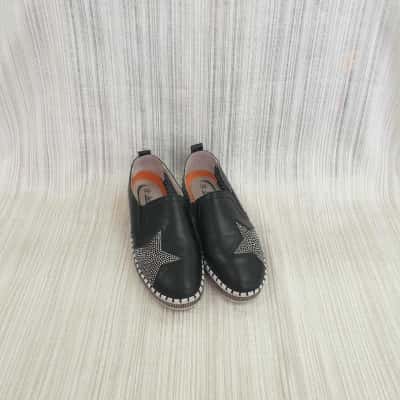  Just Bee Comfort /Diamante Star Detail/Black & White /Casual Sneaker/Shoes Size 40 