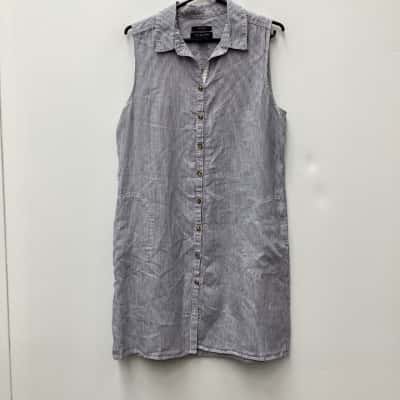 Tahari Womens  Size L Blue / Pinstriped 