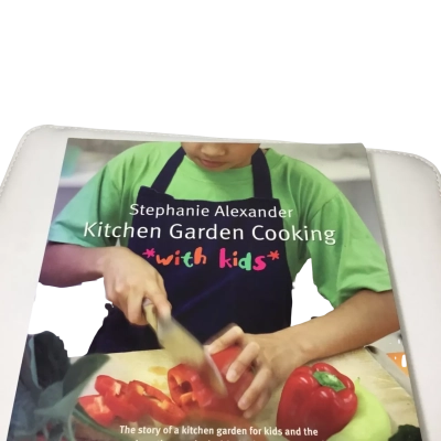 Stephanie Alexander. Kitchen Garden Cooking *with kids*