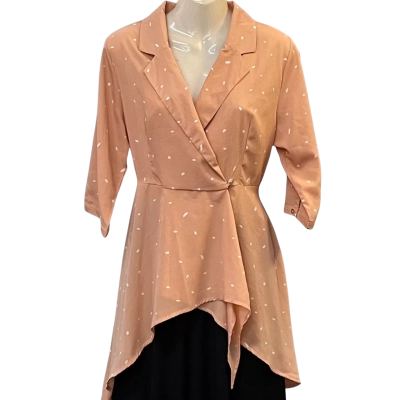 Serafina Womens  Size S Peach / White 