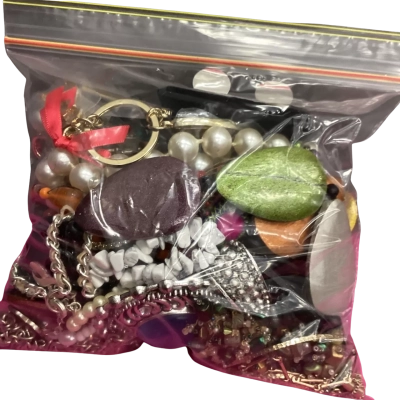  Assorted bag of jewellery (1)