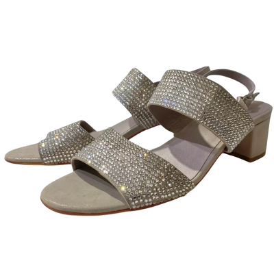 Django & Juliette Size 40 Champagne/Shiny Low Heels