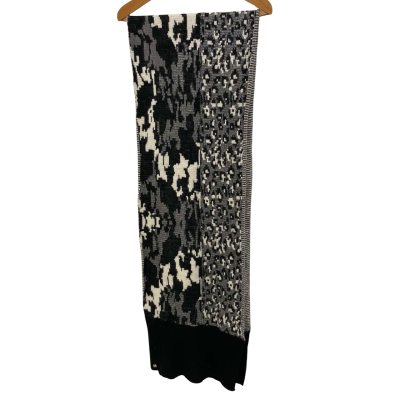 Mimco Womens  Size One Size Scarf Black  / Grey / Silver / White 