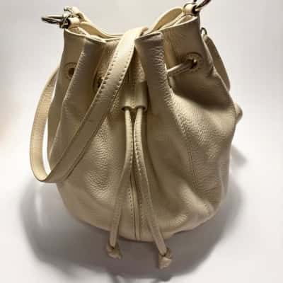  Oroton Cream Pebble Leather Drawstring Cross Body Bag 