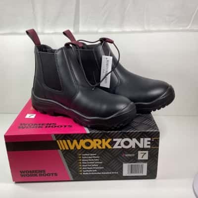  Womens black work boots Size 7  