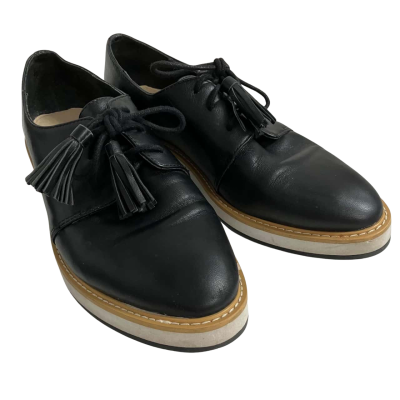 Nude Unisex  Size 39 Black  Oxford Lace Up Shoes