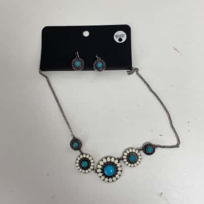 Turquoise Silver Tone Earrings And Necklace Set 