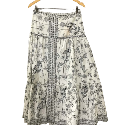 Women’s Size 8 Liz Jordan White and Navy Blue Floral Maxi Skirt