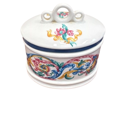 PALAIS DE VERSAILLES JAPANESE PORCELAIN LIDDED JAR