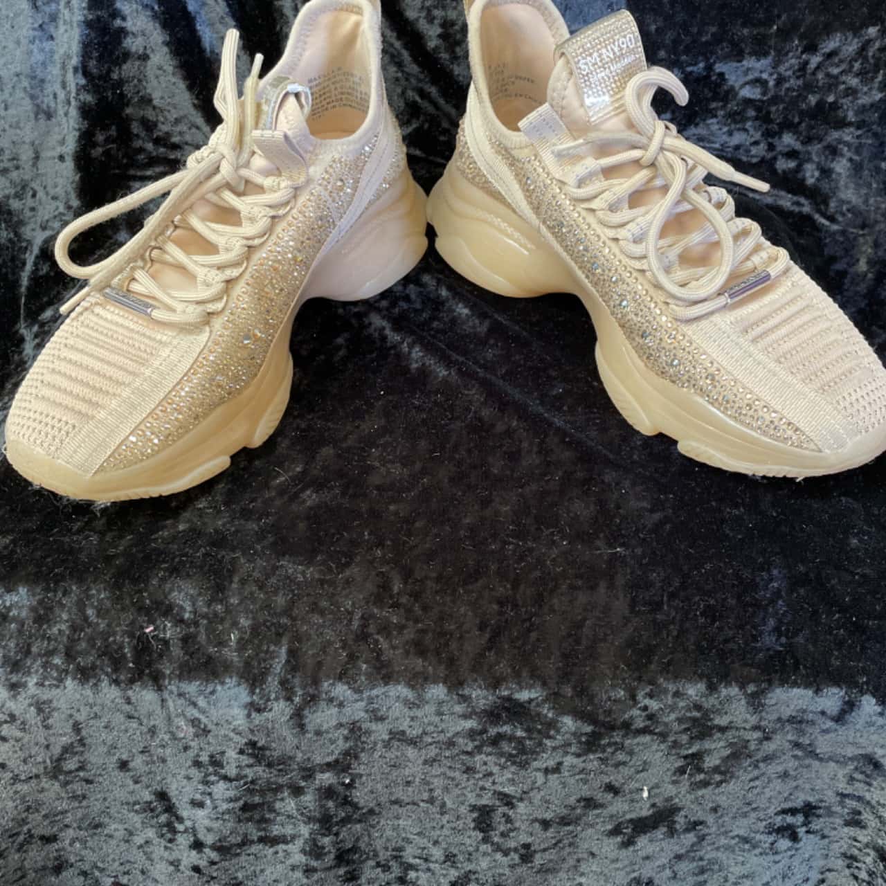 Steve Madden Womens Size 9 Beige Gold sneakers s