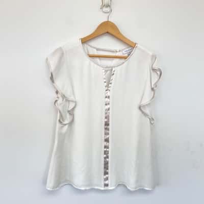 Table Eight Warm White Fern Bind Top  Size 14 