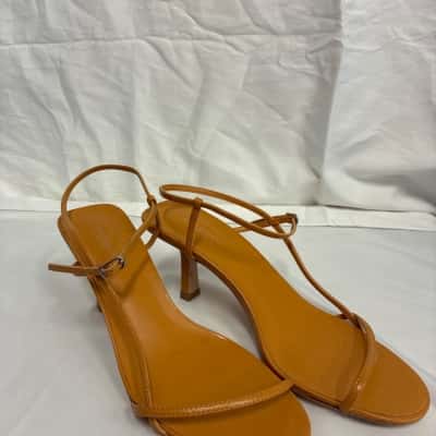 Tony Bianco Womens  Size 7 Heels Mustard 