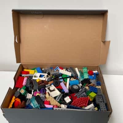 2kg mixed Lego mystery bundle 