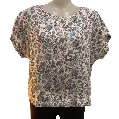 Sportscraft. Liberty of London Fabric.  Pure Linen Paisley Short Sleeve Top.    Size S/M