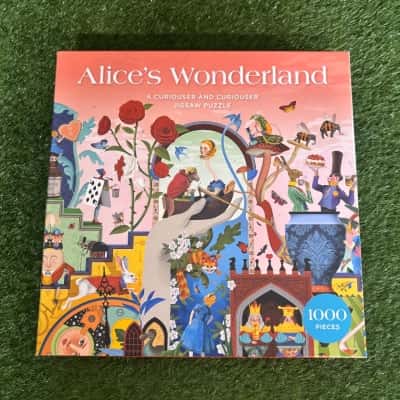 Alice's Wonderland: A Curiouser and Curiouser 1000 Piece Jigsaw Puzzle