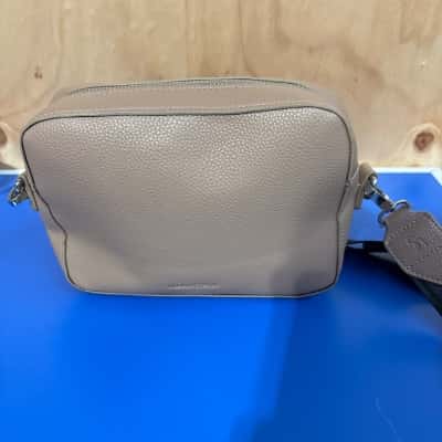  Women’s URBAN STATUS Cross Body Bag 