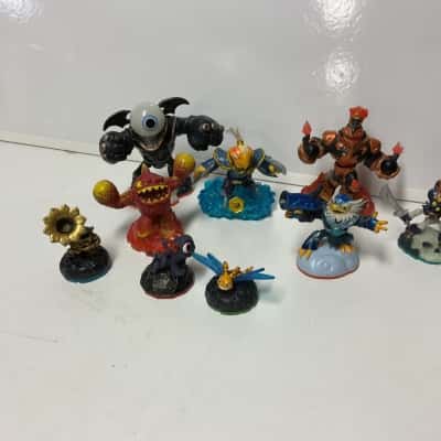 Skylanders figurines x 9