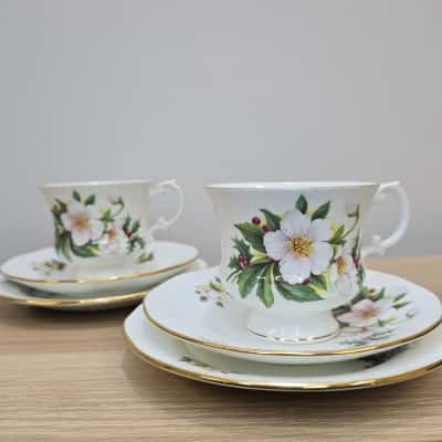 Elizabethan Staffordshire Set Of 2 Teacups & Saucers