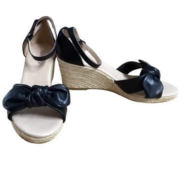 Diana Ferrari wedge sandal BNWOT Size 8 Beige / Black  