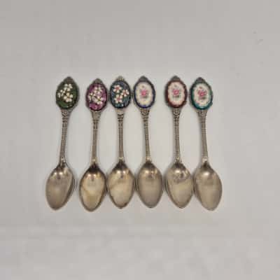 6 x spoons with ceramic ends 