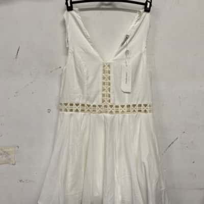  Womens  Size 12 Sleeveless Top Cream 