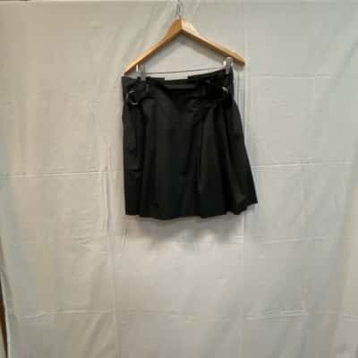 Ted Baker Womens  Size 4 Black skirt