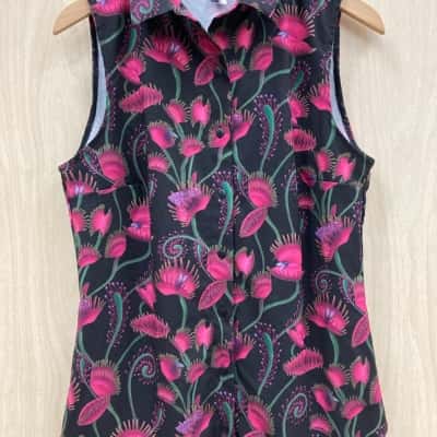 BlackMilk Womens  (4)Size M Button Up Top Black  / Floral / Pink  