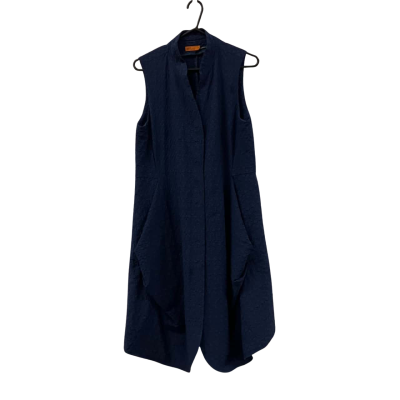 DIGBY’S LONG TUCKED VEST. SIZE 3