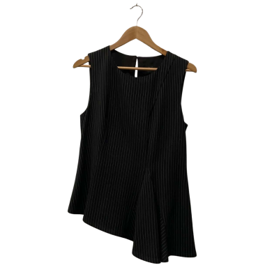 David Lawrence   Size M Sleeveless Top Black  / Ruffle Pinstriped 