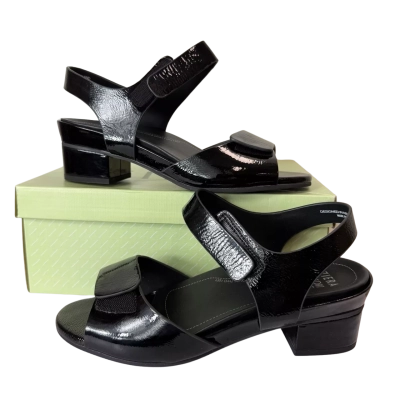 Ziera Womens  Size 38 W Sandals Black  